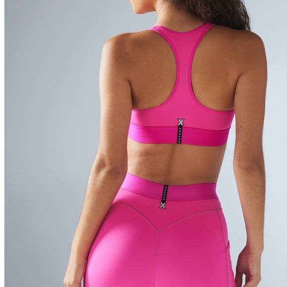 Savage X Fenty Medium Sports Bra Hot Pink Racerback Activewear Size M - Picture 2 of 9